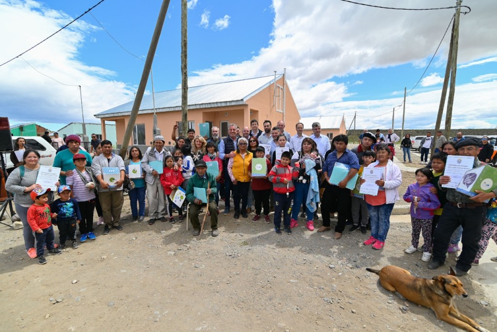 Entregaron 15 nuevas viviendas a familias de&nbsp;Gualjaina