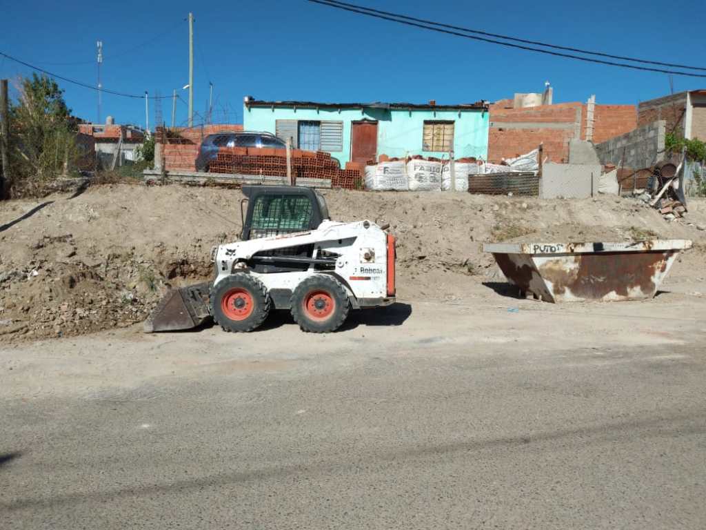 Trelew continúa con trabajos de mantenimiento y limpieza de espacios&nbsp;públicos