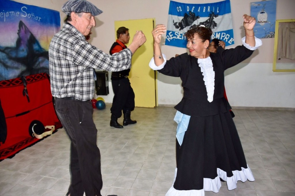 Cierre al taller de folklore en el club de abuelos La Razón de mi&nbsp;Vida