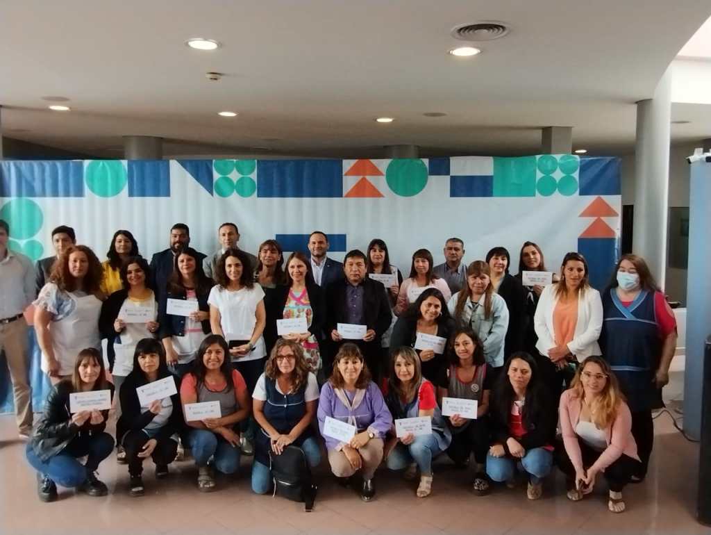 Entrega de fondos para instituciones&nbsp;educativas