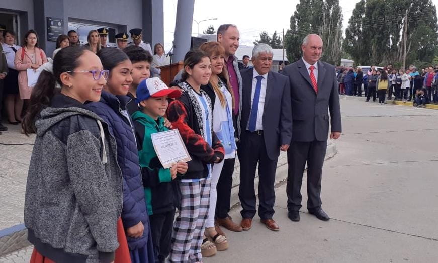 Inauguración de obras, entrega de aportes y firma de convenios en el Aniversario de El&nbsp;Maitén