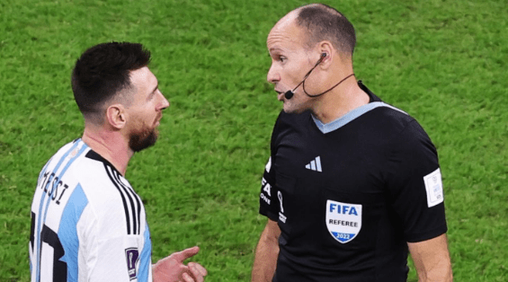 El español Mateu Lahoz no seguirá arbitrando en el&nbsp;Mundial