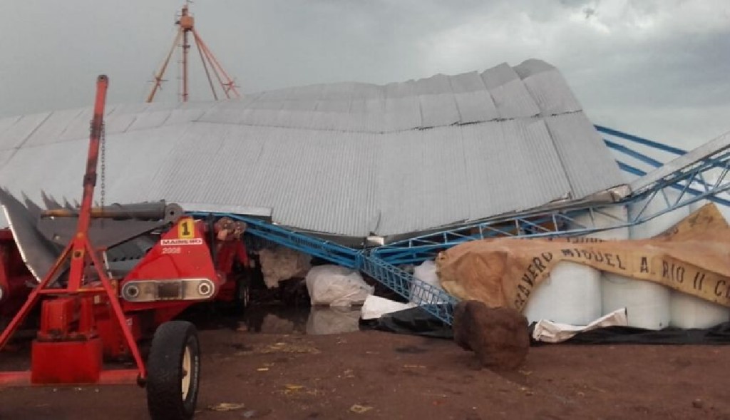 Evacuados y destrozos por fuerte temporal de viento y&nbsp;lluvia