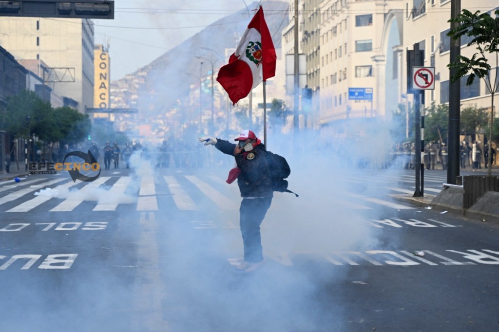 Ya son 7 los muertos en Perú en protestas por la destitución de&nbsp;Castillo