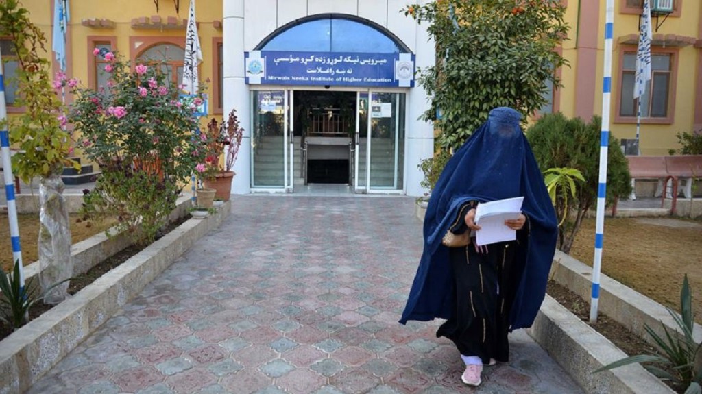 Impiden ingreso a la universidad a mujeres en&nbsp;Afganistán