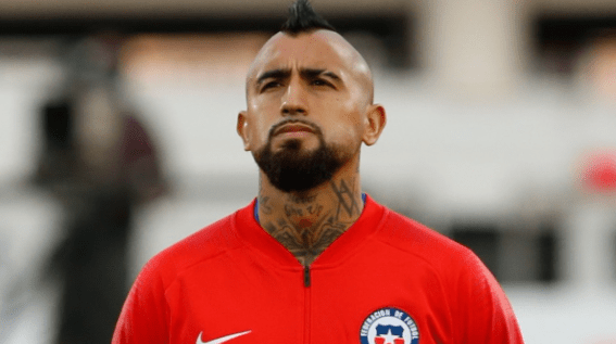 Arturo Vidal felicitó a Messi y festejó con la camiseta&nbsp;argentina