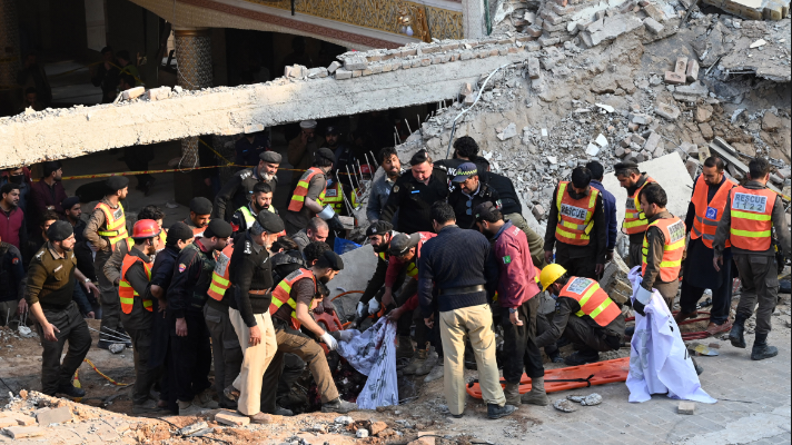 Ya son 100 los muertos por el atentado contra una mezquita de&nbsp;Pakistán