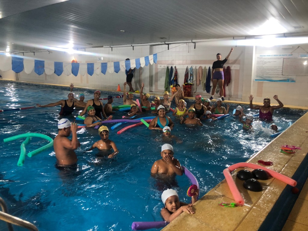 Día de pileta en la colonia municipal de verano en&nbsp;Trelew