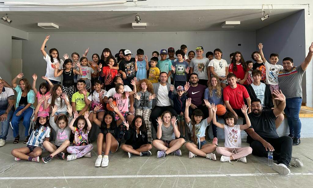 Maderna visitó a los niños y las niñas de las colonias&nbsp;municipales