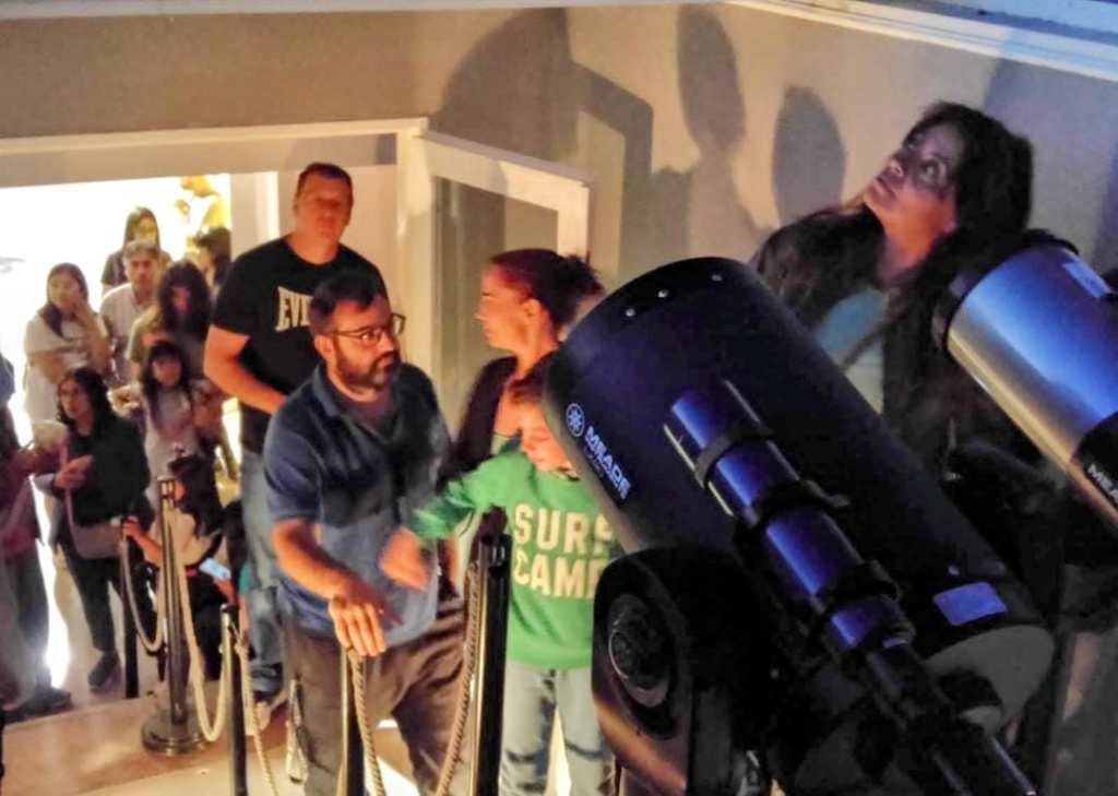 Con una observación nocturna en el Centro Astronómico finalizó el taller de mini&nbsp;aficionados
