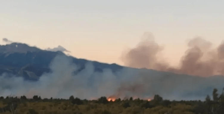 Brigadistas combaten dos incendios en la cordillera de&nbsp;Chubut