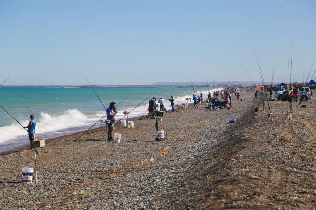 Comenzaron las “20 horas de pesca” con 158 parejas en Playa&nbsp;Unión