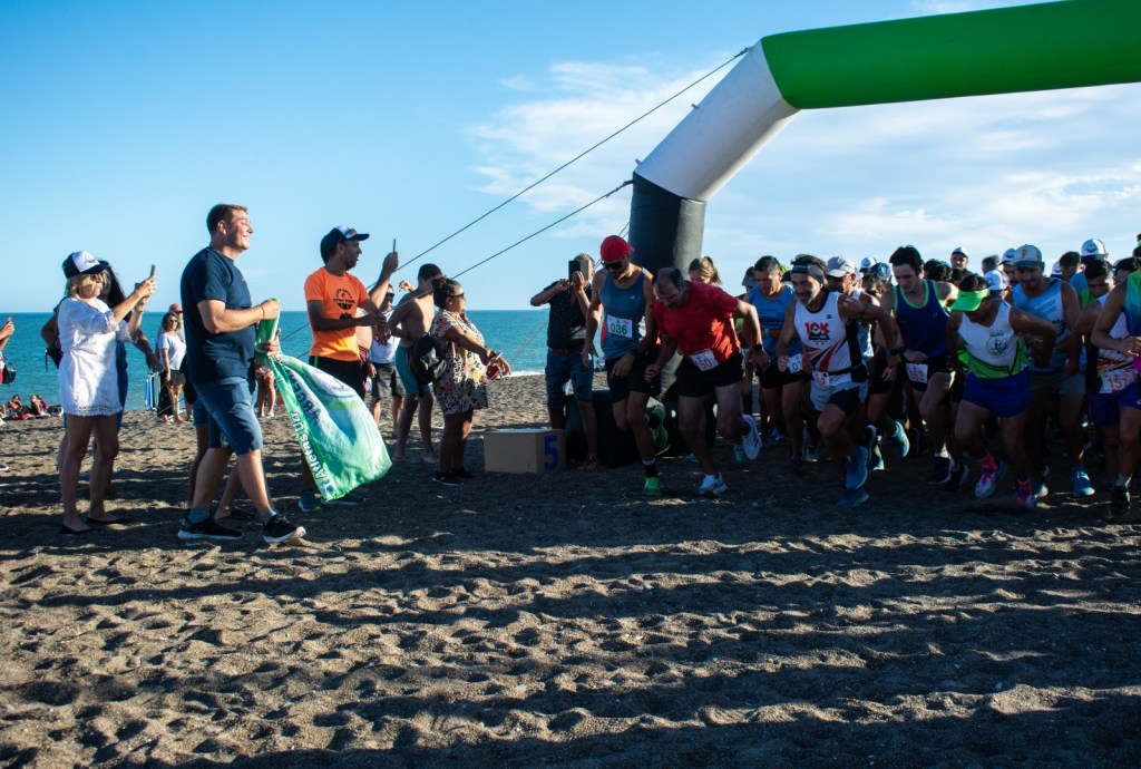 Se realizó el Cross Unión Running en Playa Unión, con la participación de 117 atletas 