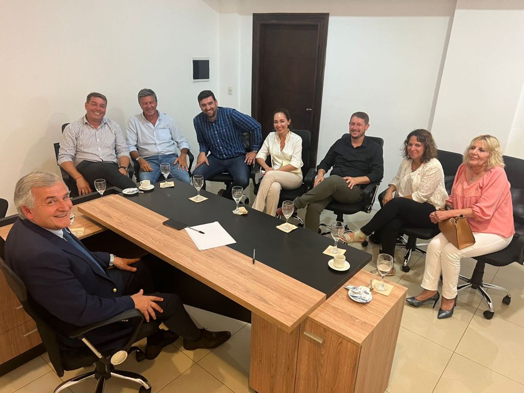 Previo al acuerdo en JxC, Biss, Menna y otros referentes de la UCR se reunieron con Gerardo&nbsp;Morales