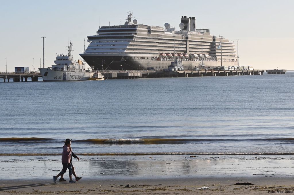Llegó a Puerto Madryn el crucero&nbsp;Oosterdam