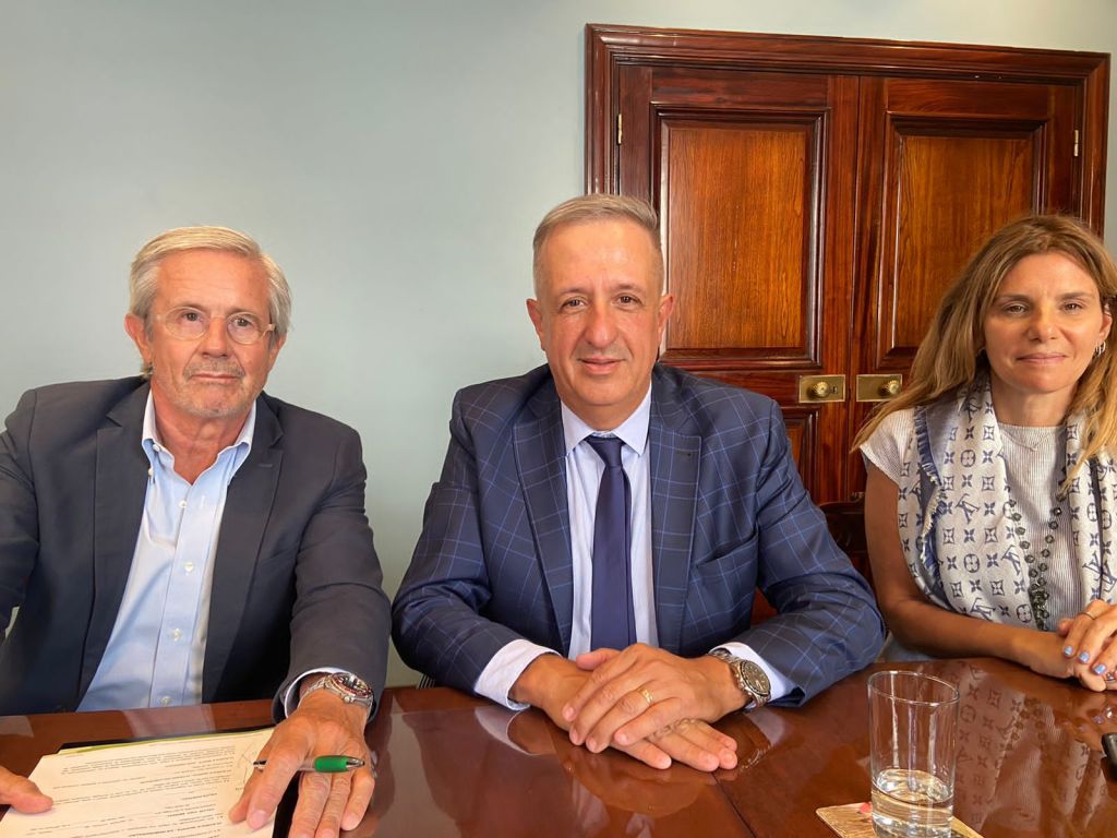 Acuerdo de leasing para la adquisición de rodados y maquinaria&nbsp;vial