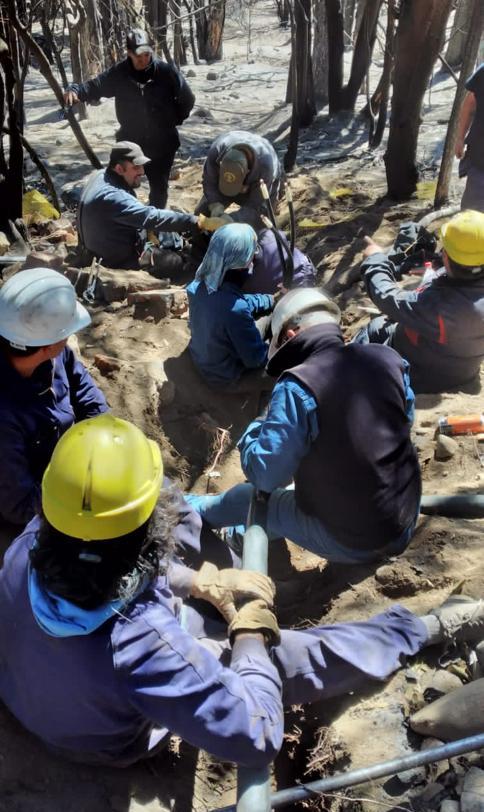 Continúan reparando las líneas eléctricas afectadas por los incendios en la&nbsp;cordillera