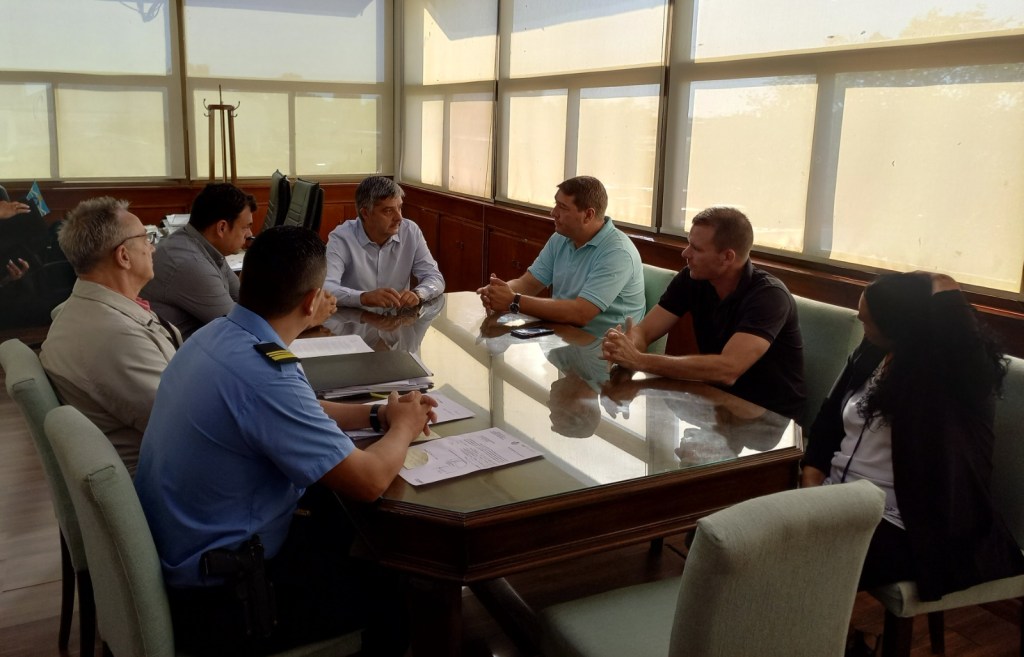 Se dotará de luz y agua a 110 lotes del barrio de Bienestar Policial de&nbsp;Rawson