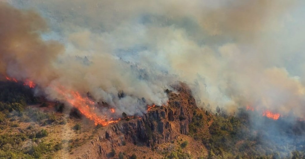 Justicia Federal, Chubut, Parque Nacional Los Alerces, Ignacio Torres, Cruz Cárdenas, incendios intencionales, usurpación de tierras, patrimonio natural, Parques Nacionales, vandalismo, comunidad mapuche, desalojo, seguridad fronteriza, Ministerio de Defensa, Policía Federal