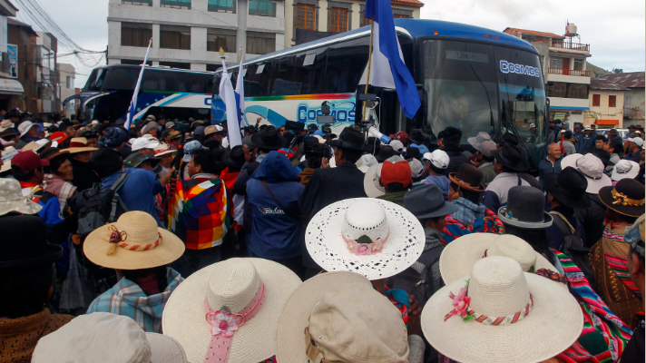 Habitantes del sur de Perú viajan a Lima para protestar contra la&nbsp;presidenta