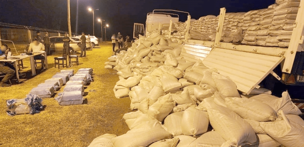 Hallan más de 420 kilos de cocaína ocultos en un camión de carga en&nbsp;Rosario