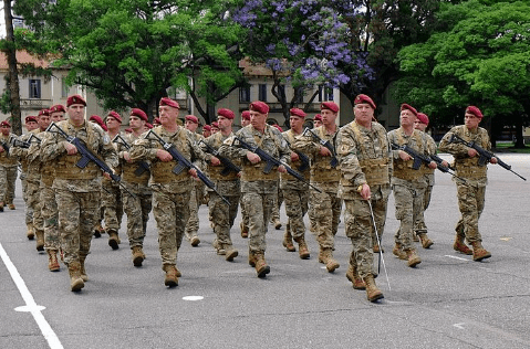 Oficializaron el incremento salarial de las Fuerzas&nbsp;Armadas