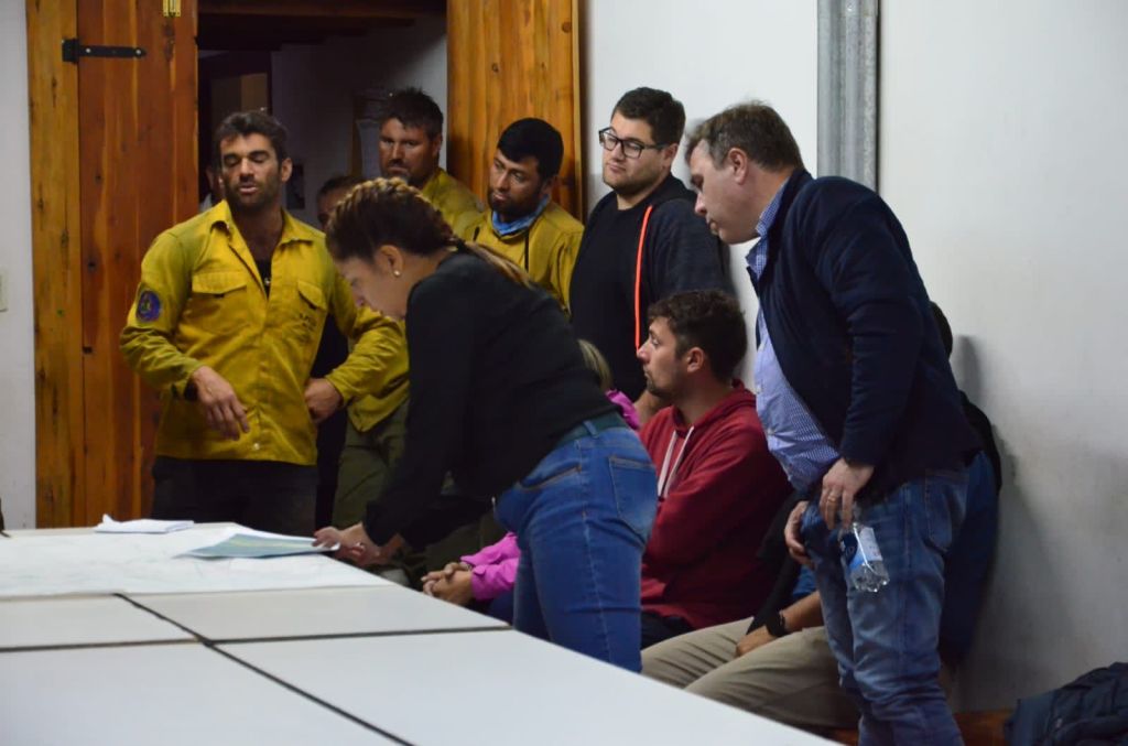 Arduo trabajo contra el incendio en El&nbsp;Bolsón