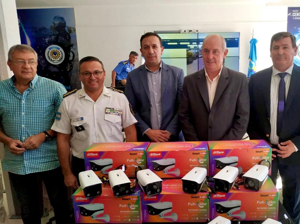 El Municipio de Trelew entregó 20 nuevas cámaras de seguridad al Centro de&nbsp;Monitoreo