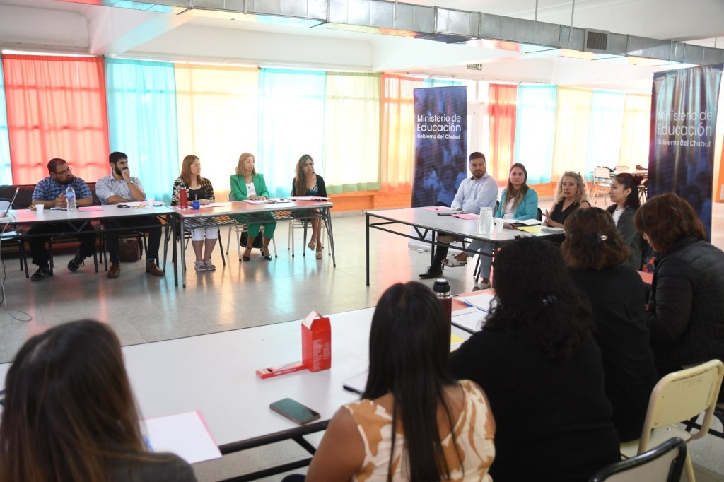 Educación: Mesa de trabajo junto a representantes de&nbsp;Nación