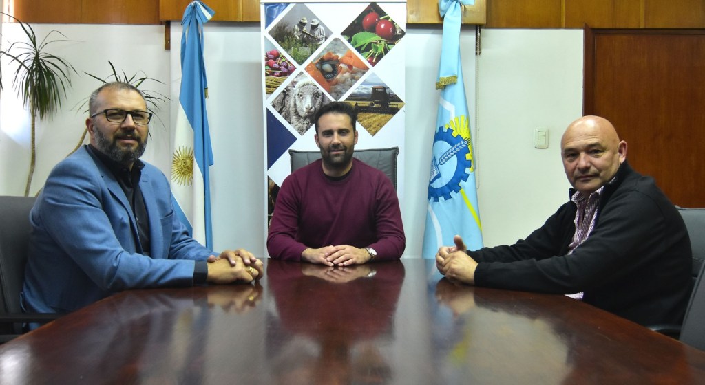 Provincia articula un acuerdo de pago de deuda entre la Compañía de Riego del VIRCh y la Cooperativa Eléctrica de&nbsp;Trelew