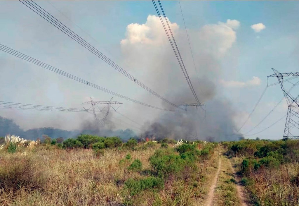 Controlaron el incendio que provocó corte masivo de electricidad y continúan tareas de&nbsp;enfriamiento