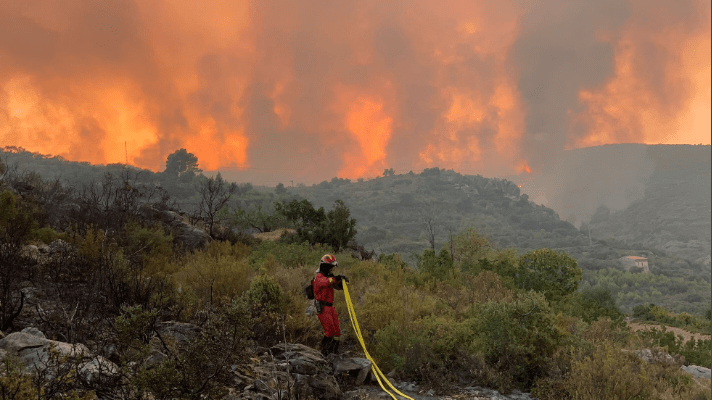 Avanza sin control el primer gran incendio forestal del año en&nbsp;España