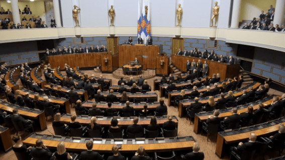 El Parlamento de Finlandia aprueba un eventual ingreso a la&nbsp;OTAN