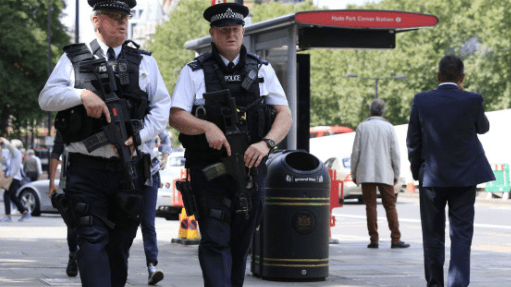 Denuncian que la policía de Londres es «misógina, racista y&nbsp;homofóbica»