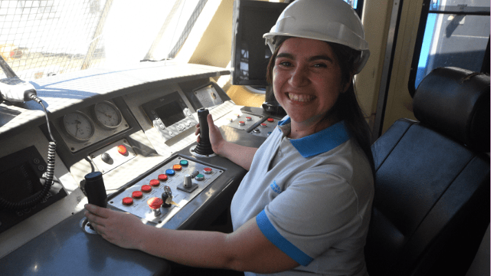 Daiana Perrotta, la primera mujer con licencia para conducir en&nbsp;ferrocarril
