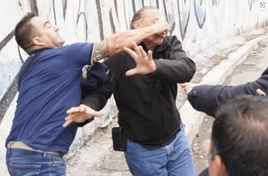 #Video | Berni fue golpeado al llegar a una de las protestas por el crimen del&nbsp;colectivero