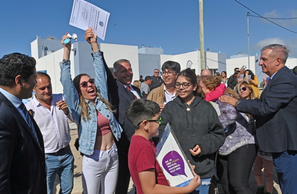 Entregaron 95 viviendas a familias de&nbsp;Rawson