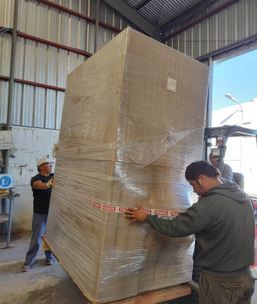 Realizan obras de gas y calefacción en la Escuela N° 165 de&nbsp;Trelew