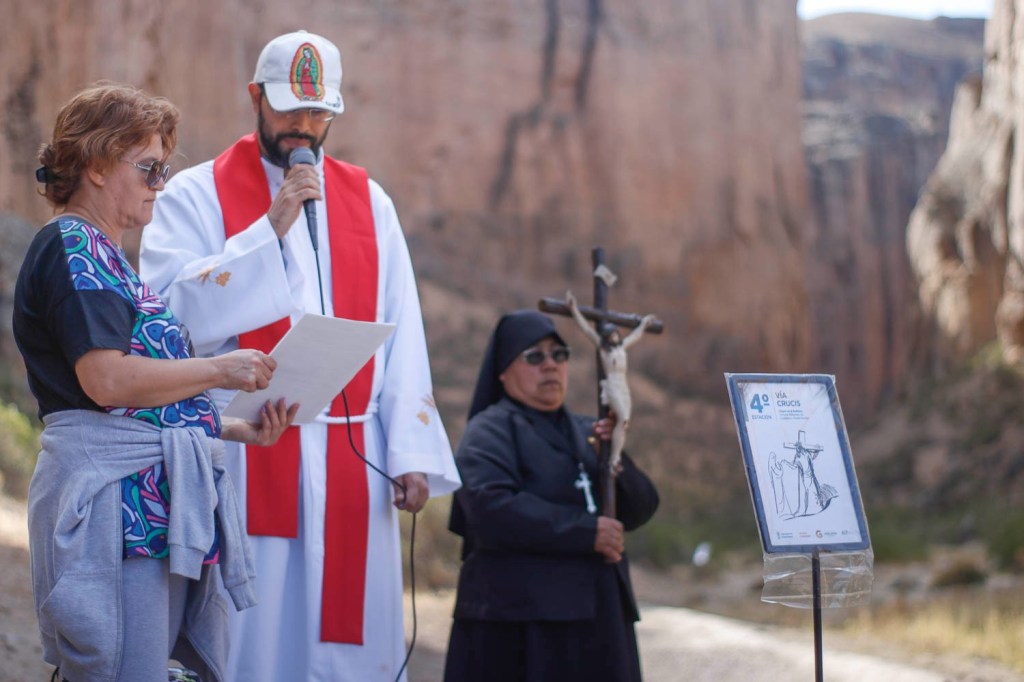 Se realizó el primer Vía Crucis en el Área Natural Protegida Piedra&nbsp;Parada