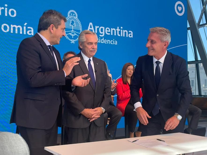 Arcioni y Massa firmaron acuerdos por 8 millones de dólares para el sector agrícola&nbsp;provincial