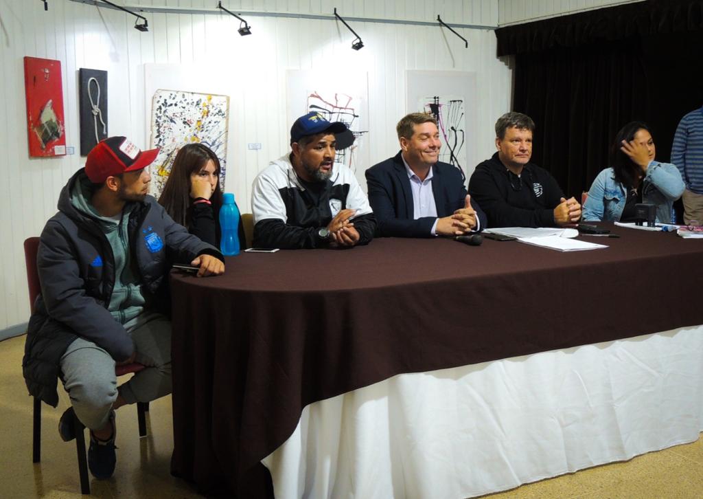 Con la presencia de Biss, se presentó el Torneo Apertura de la Liga Amateur de Fútbol Junior de&nbsp;Rawson