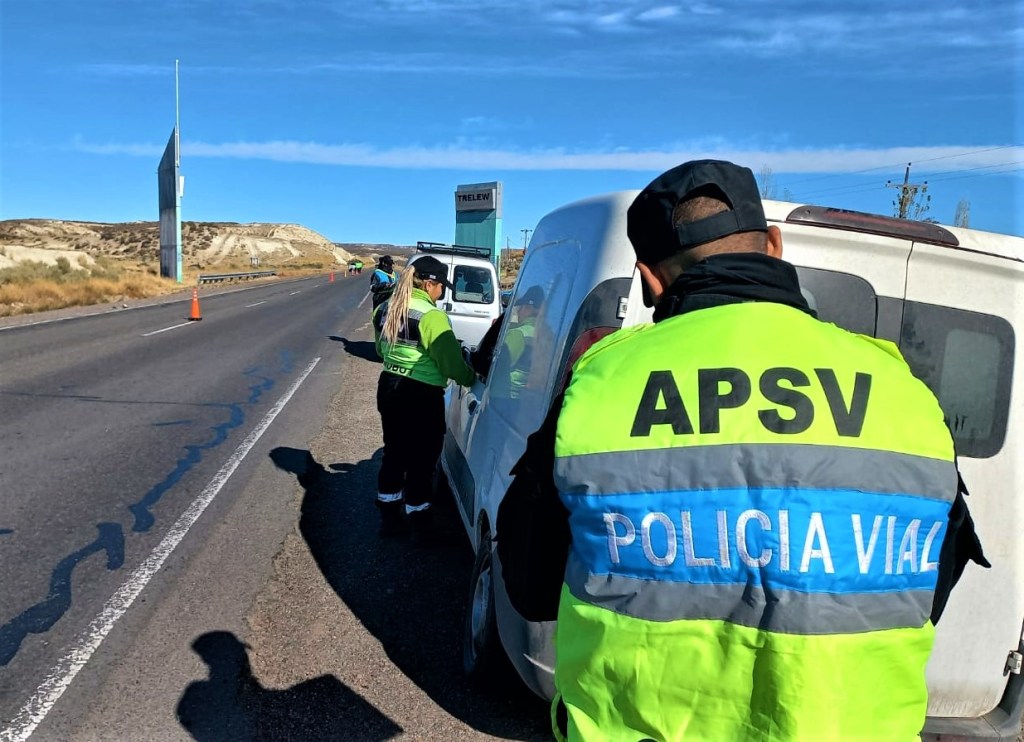 Seguridad vial: 28 conductores retirados de la vía pública y más de 11 mil vehículos controlados durante el fin de semana largo en&nbsp;Chubut