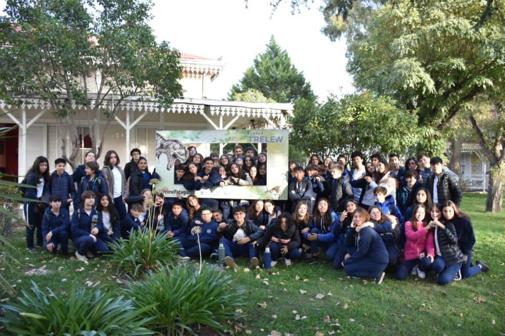 Turismo Trelew: Alumnos del Colegio Padre Juan recorrieron casco histórico de la&nbsp;ciudad
