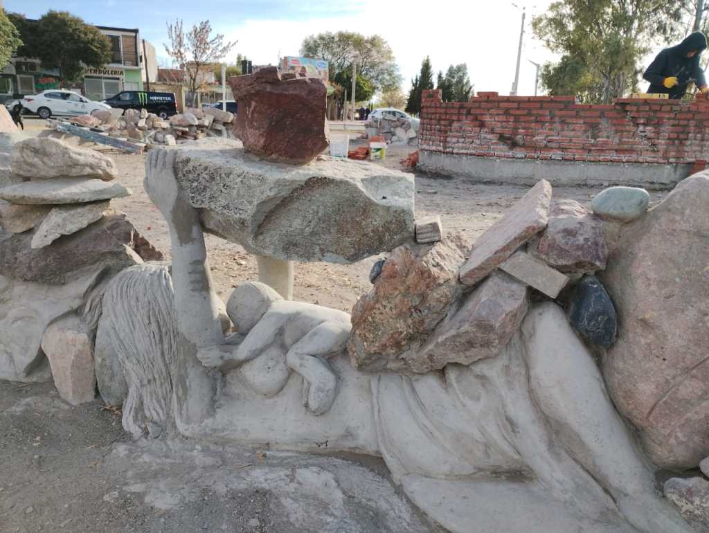 Trelew: Avanza la obra escultórica de la Terminal de&nbsp;Ómnibus