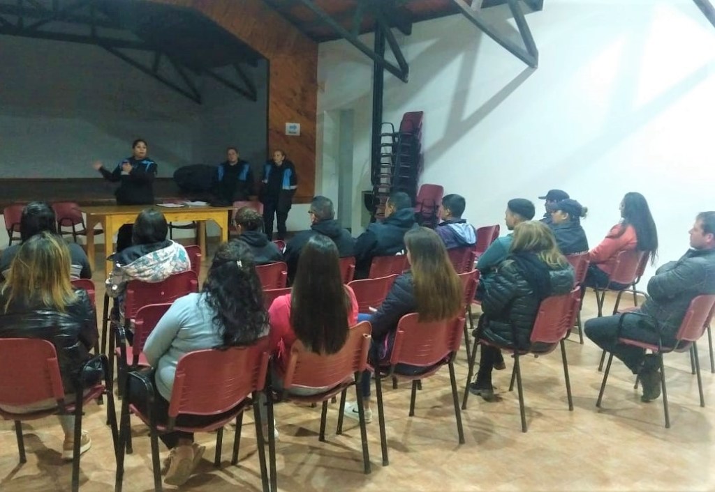 Comarca Andina: Efectivos policiales participaron en jornadas de capacitación en materia de&nbsp;género