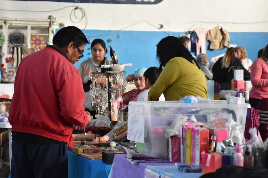 Exitosa Feria de «Zona Emprendedora» en el barrio&nbsp;Corradi