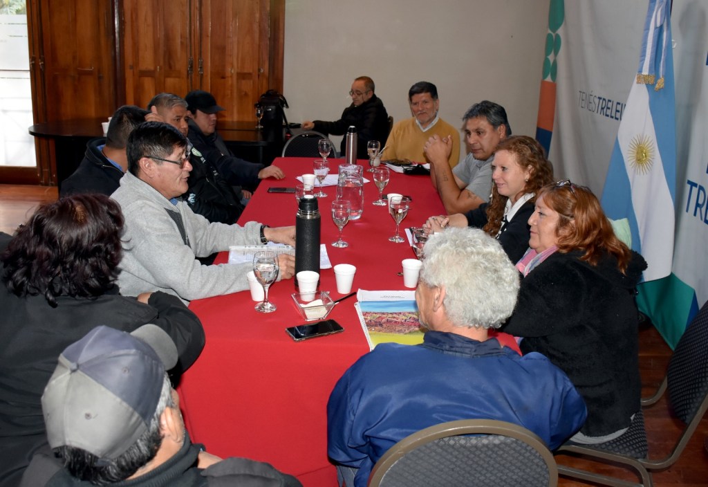 El Municipio de Trelew llegó a un acuerdo paritario con los gremios y cerró un acumulado de más del 43% para el primer&nbsp;semestre