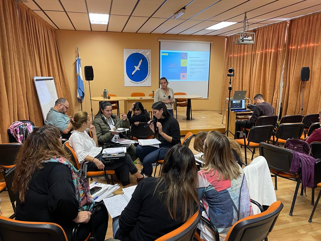 Se puso en marcha en Chubut la primera etapa del programa “Los científicos va a la&nbsp;escuela”