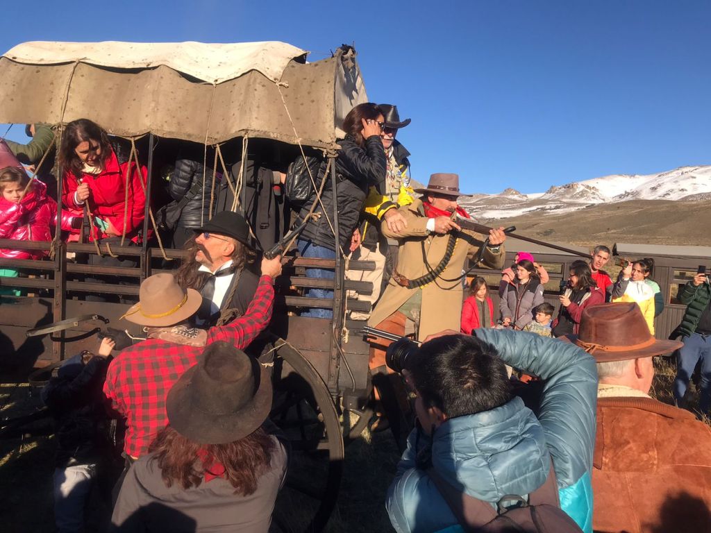 Cientos de turistas y vecinos disfrutaron del “Asalto a La&nbsp;Trochita”