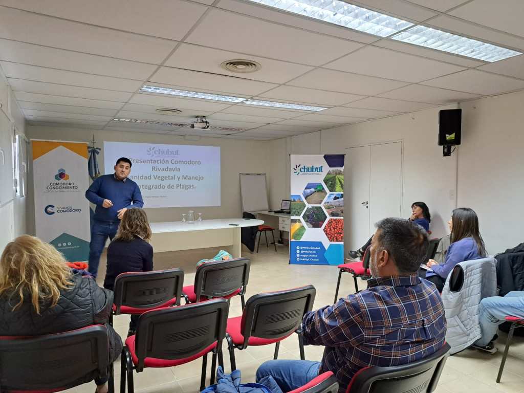 Agricultura: El Gobierno brindó una capacitación en Manejo Integrado de Plagas en Cultivos Frutihortícolas